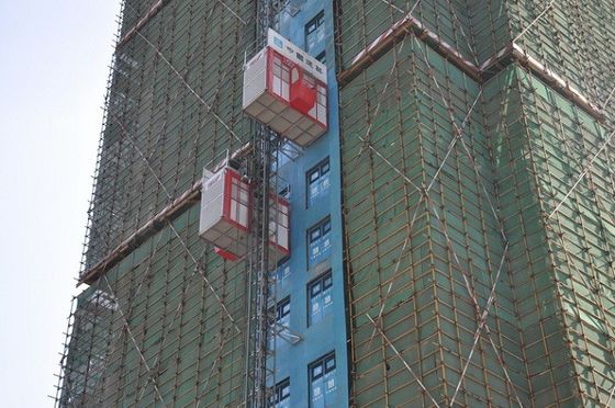Строительный подъемник на стойке и колесах, VFD Control, горячеоцинкованный 2000 кг Строительный подъемник, 0-46 м/мин.
